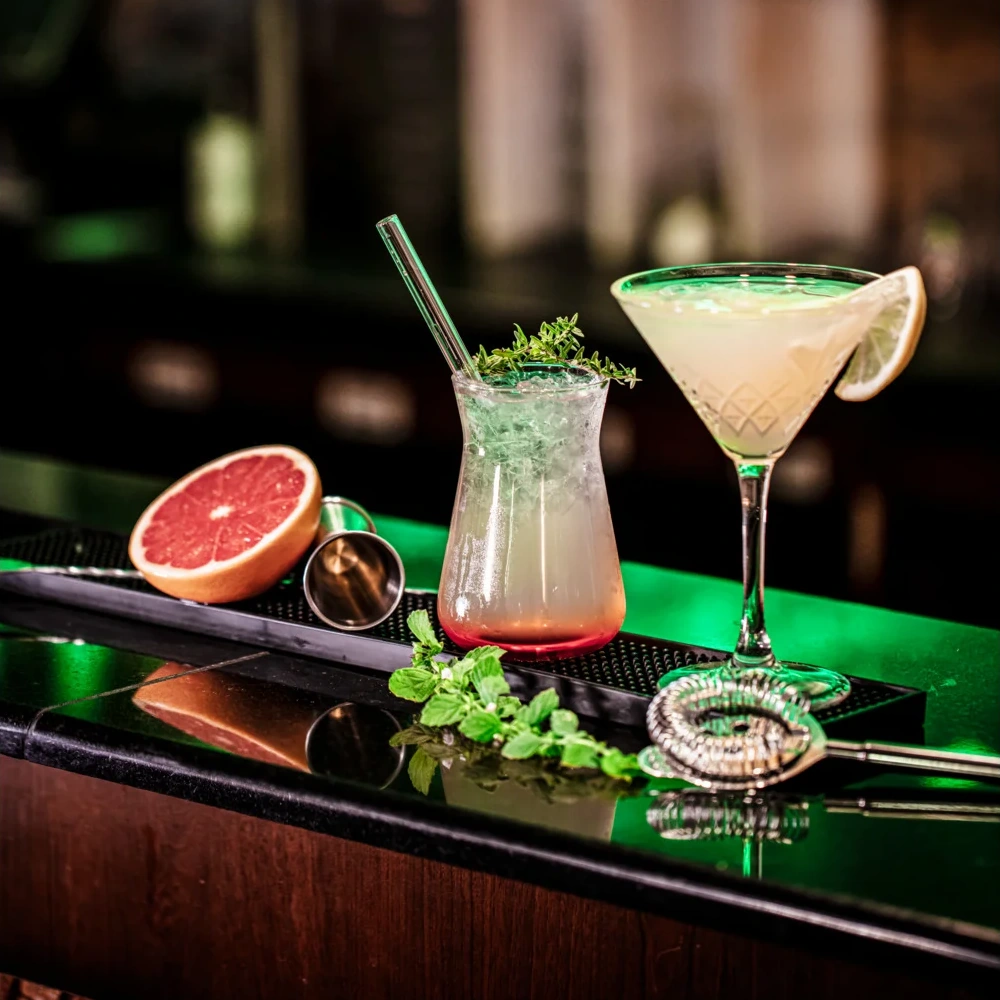 Alternative view of Kozarec Timeless Martini - Pasabache